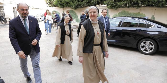 Visita al retablo de San Julián y Santa Lucía del Monasterio de las Canonesas del Santo Sepulcro