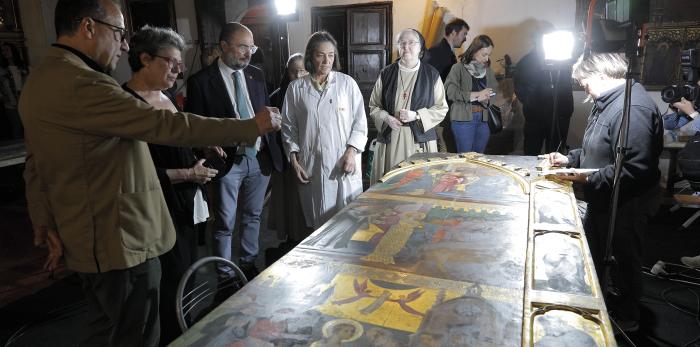 Visita al retablo de San Julián y Santa Lucía del Monasterio de las Canonesas del Santo Sepulcro