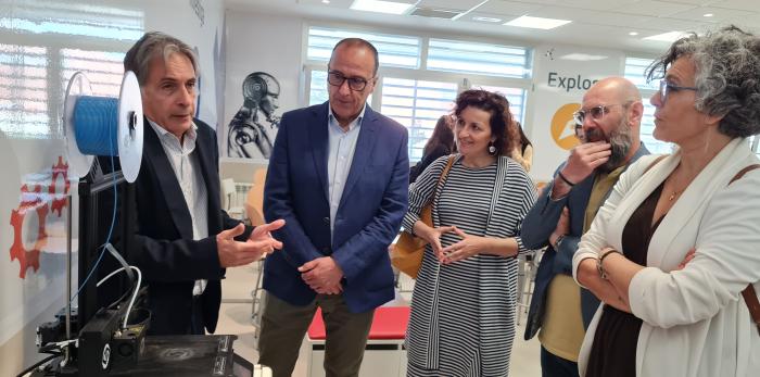 El consejero de Educación visita el IES Torre de los Espejos, de Utebo