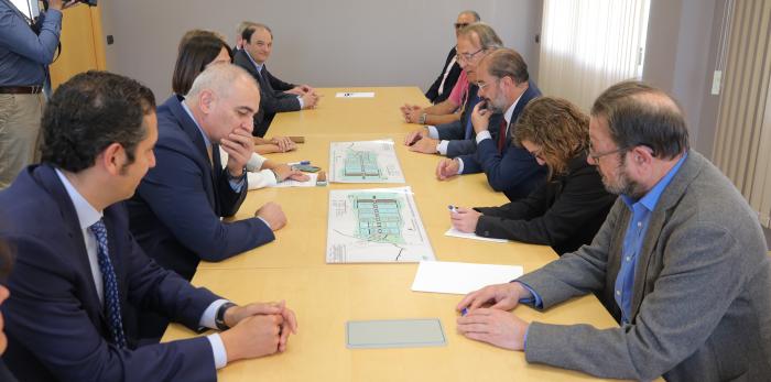 Lambán y Pérez Anadón se reúnen con la Entidad Urbanística de Conservación del PTR