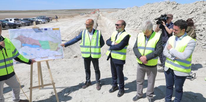 Lambán visita los regadíos del sector VIII de Monegros II