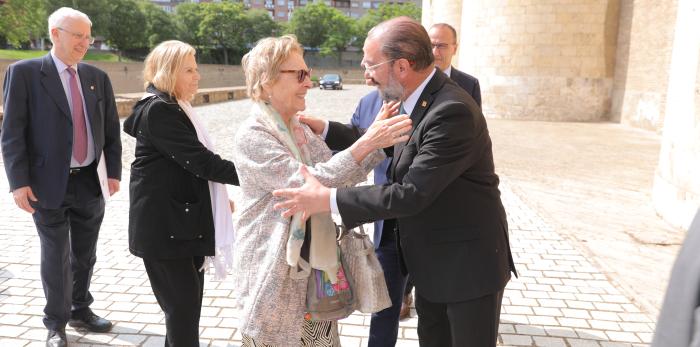 La RAE celebra este jueves en Zaragoza un pleno extraordinario