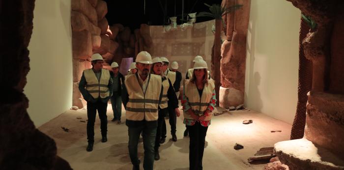 Lambán visita a la ampliación de Dinópolis