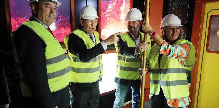 Lambán visita a la ampliación de Dinópolis