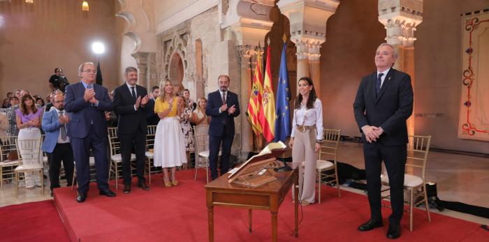 Jorge Azcón toma posesión como nuevo Presidente de Aragón