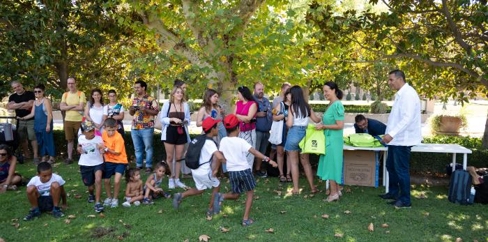 La consejera de Bienestar Social y Familia recibe a los niños saharauis