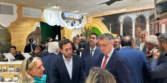 Blasco, en la inauguración de la oficina comarcal de turismo de Alquézar.