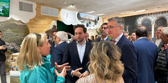 Blasco, en la inauguración de la oficina comarcal de turismo de Alquézar.