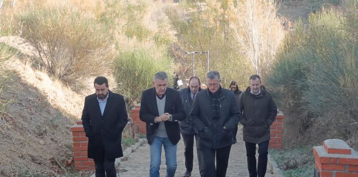 Blasco ha visitado el Parque Temático de la Minería y el Ferrocarril de Utrillas.