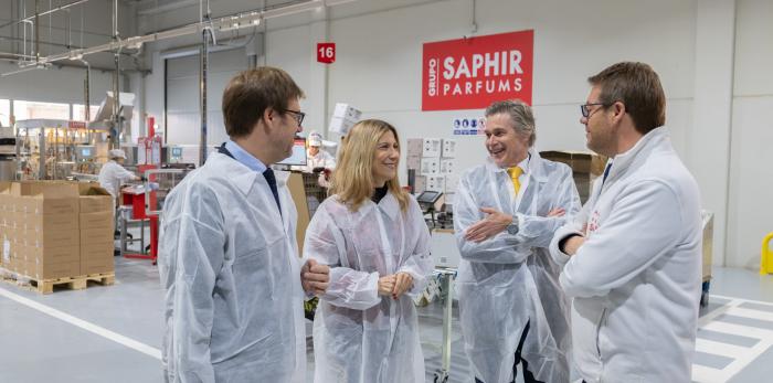 Mar Vaquero visita las instalaciones del Grupo Saphir