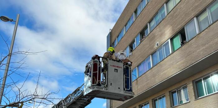 Los Reyes Magos llenan de ilusión el Hospital Infantil de Zaragoza