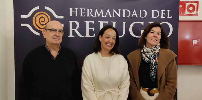 La consejera de Bienestar Social y Familia ha compartido con la Hermandad del Refugio su hoja de ruta por la inclusión