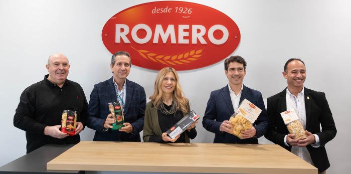 Mar Vaquero visita la fábrica de Pastas Romero