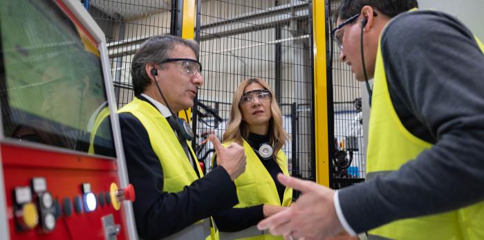 Mar Vaquero visita la planta que la empresa Teknia tiene en la localidad zaragozana de Pedrola
