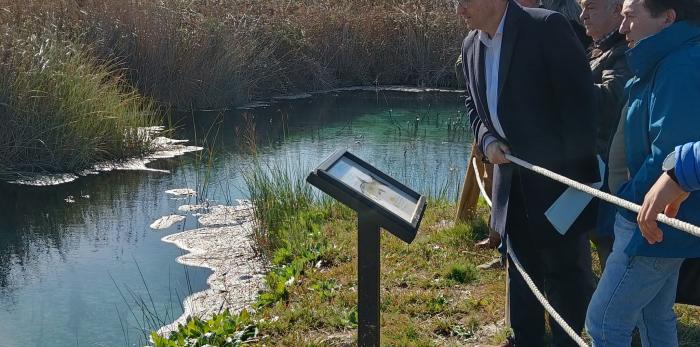 Visita del director general de Medio Natural al humedal de los Ojos de Pontil en Rueda de Jalón.