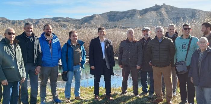 Visita del director general de Medio Natural al humedal de los Ojos de Pontil en Rueda de Jalón.