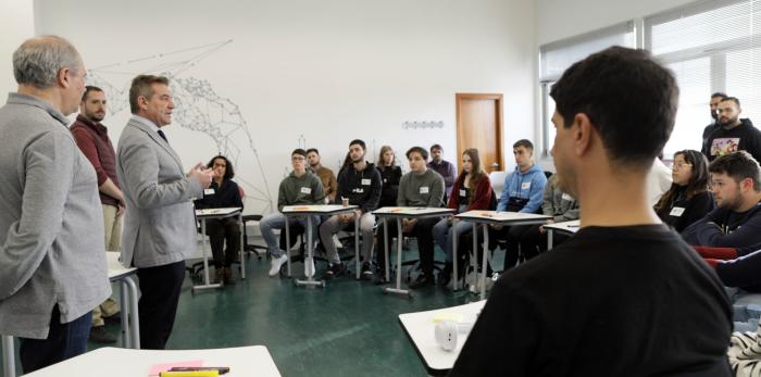 Trece estudiantes aragoneses de FP Dual han debatido, en el Campus Digital, sobre las mejoras de la formación