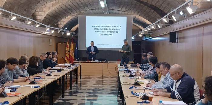 El director general de Interior y Emergencias, Miguel Ángel Clavero, ha clausurado el curso.