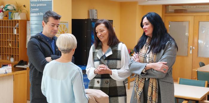 Susín ha visitado este lunes la residencia Sagrada Familia en Huesca junto a la alcaldesa Orduna