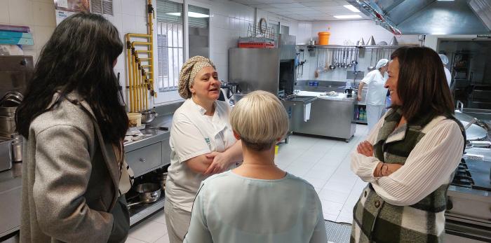 Susín ha visitado este lunes la residencia Sagrada Familia en Huesca junto a la alcaldesa Orduna