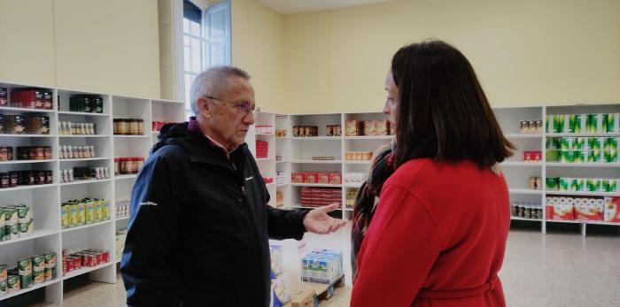 Susín ha estado en el Ayuntamiento y en las instalaciones de Cáritas en el antiguo colegio de San Nicolás