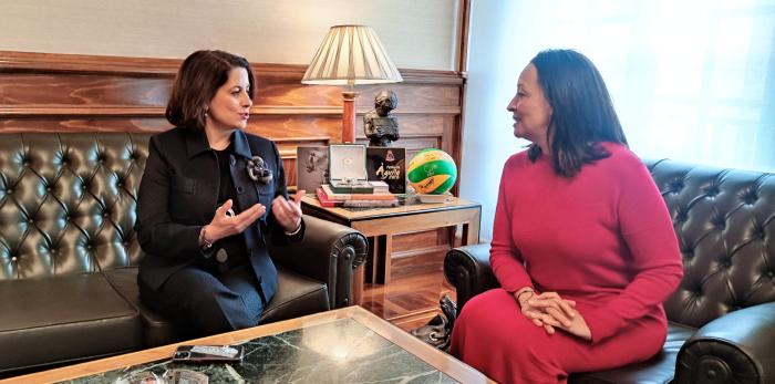 Susín ha estado en el Ayuntamiento y en las instalaciones de Cáritas en el antiguo colegio de San Nicolás