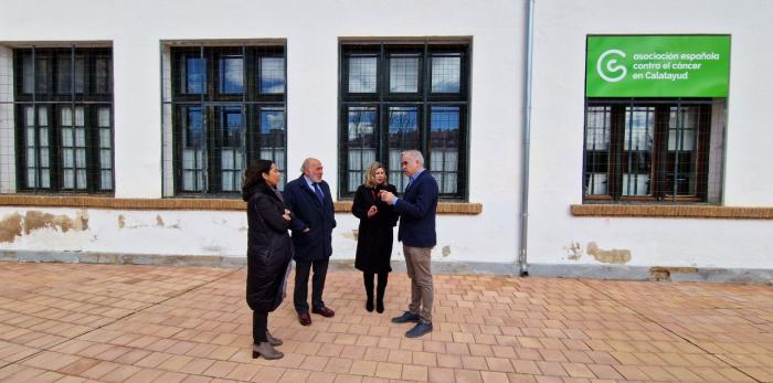 La consejera ha visitado el colegio Augusta Bílbilis y la Escuela Infantil Municipal de Margarita que ha acogido a los pequeños desalojados de la antigua Escuela Infantil Nuestra Señora del Carmen.