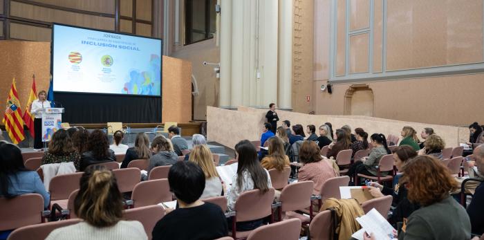 María Charte, directora general de Inclusión Social y Voluntariado, ha inaugurado la jornada a primera hora