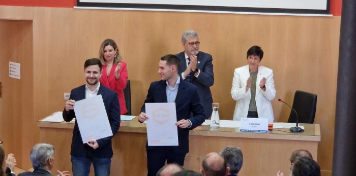 La consejera de Educación, Ciencia y Universidades ha hecho entrega de varios reconocimientos durante el acto.