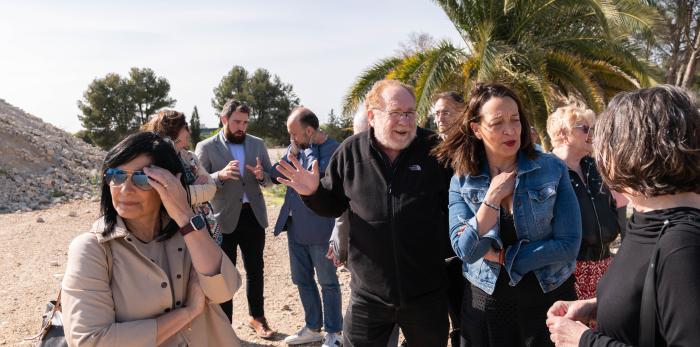 La consejera Susín visita el emplazamiento del futuro complejo residencial de Valdefierro