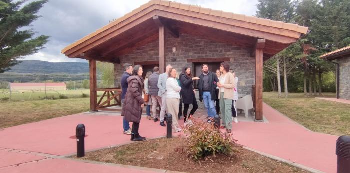 El recorrido por las dos comarcas ha pasado por los hogares de mayores del IASS en Jaca y Sabiñánigo, el CDIAT Carlos López Otín, los servicios sociales comarcales del Alto Gállego y el Ayuntamiento de Jaca, además del centro Ignacio Claver de Martillué