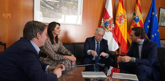 Visita de Octavio López a la DPH.