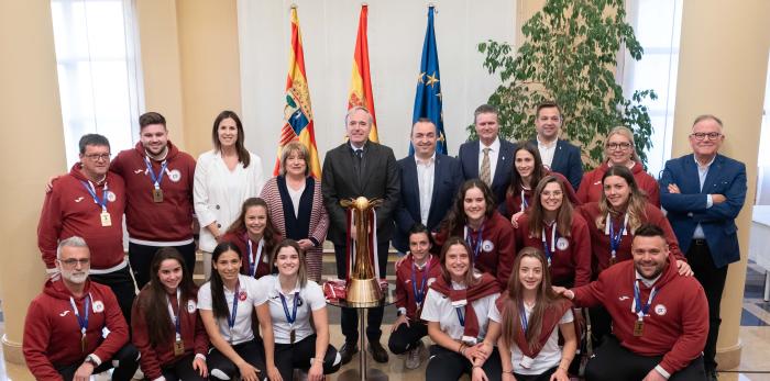 El presidente recibe al Club Patín Esneca de Fraga