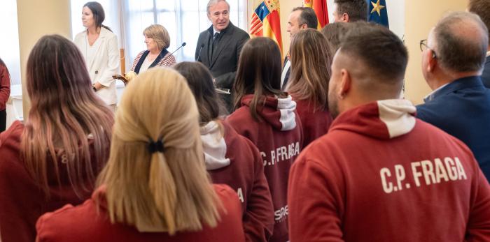 El presidente recibe al Club Patín Esneca de Fraga