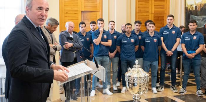 El presidente Azcón recibe al Wanapix Sala 10