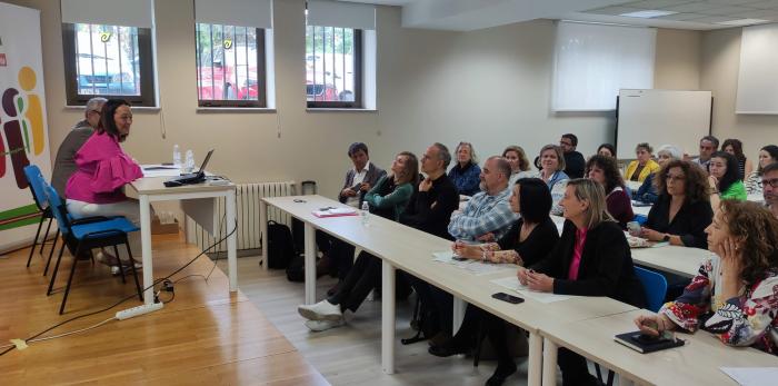 El IAJ ha acogido esta jornada sobre familias y pantallas en el Día internacional de las familias