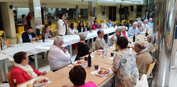 Una veintena de matrimonios han celebrado sus bodas de oro este jueves