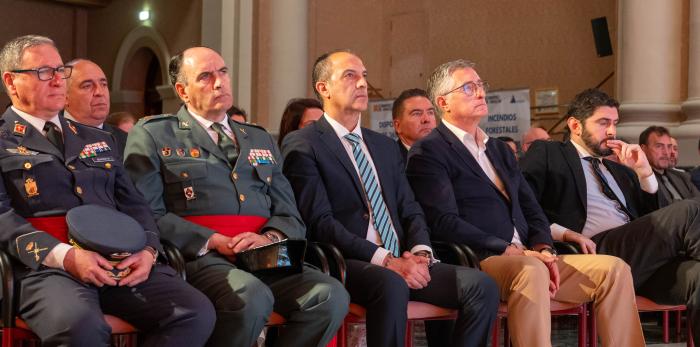 Acto de entrega de placas al Mérito de la Protección Civil en la Sala de la Corona del Edificio Pignatelli.