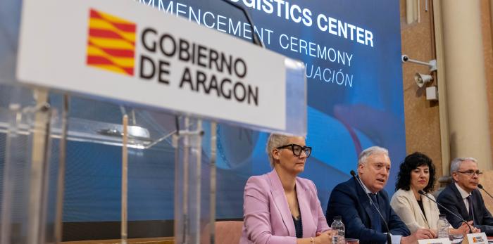 El consejero de Fomento, Vivienda, Movilidad y Logística, Octavio López, asiste al acto de graduación de los másteres de ZLC, en su calidad de presidente de la Fundación Zaragoza Logistics Center.