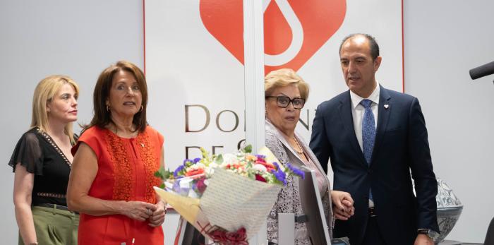 El consejero de Sanidad inaugura la nueva sede de la Hermandad de Donantes del Banco de Sangre