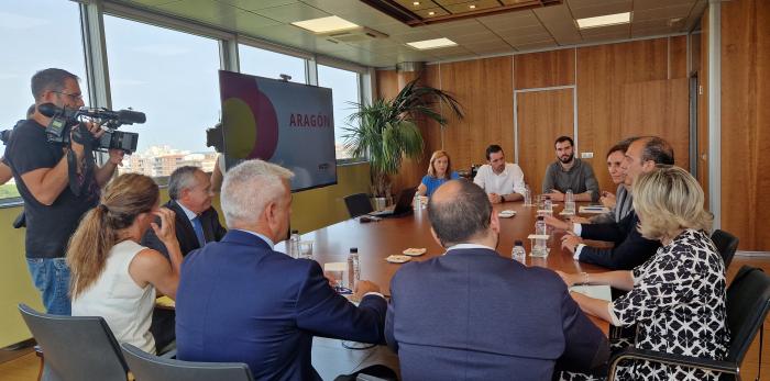 Reunión de la ministra de Sanidad y el consejero de Sanidad de Aragón en el Departamento