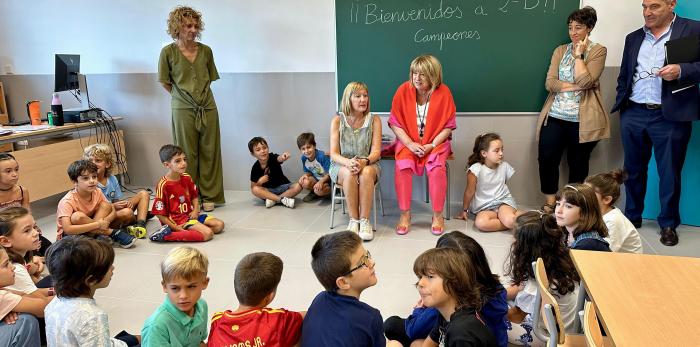 La consejera ha abierto hoy el curso en el CPI Soledad Puértolas.