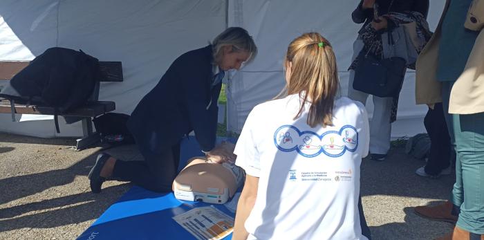 En el Día Mundial de la cardiaca un centenar de sanitarios ha enseñado como hacer una RCP