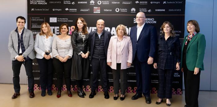 La consejera de Educación, Cultura y Deporte, Tomasa Hernández, inaugura el evento 'Tech&Love', impulsado por el Gobierno de Aragón