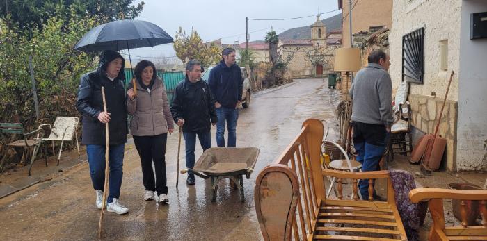 Octavio López traslada el apoyo del Gobierno de Aragón para reparar los daños de la DANA en Cimballa.