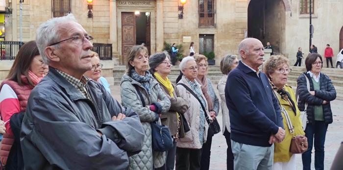 Los retratos de los vecinos están expuestos por todas la localidad