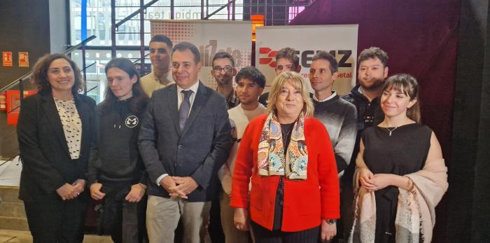 La consejera de Educación ha participado en la gala de entrega de los II Premios MetalíZate.