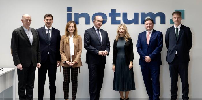 Mar Vaquero ha inaugurado este miércoles las nuevas oficinas de Inetum en Zaragoza