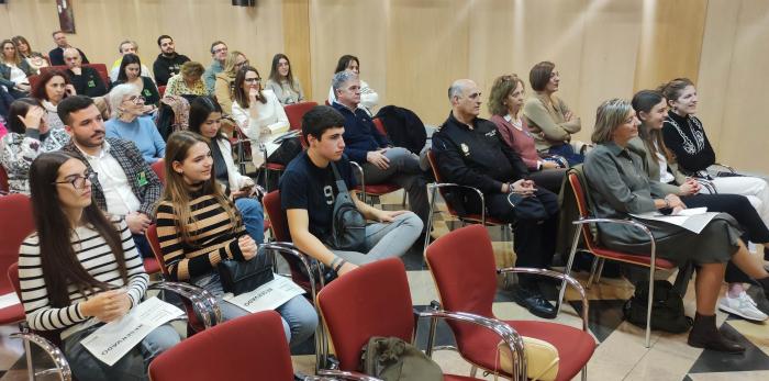 Este viernes la sala Bayeu del Edificio Pignatelli ha acogido la jornada por el Día de la Infancia