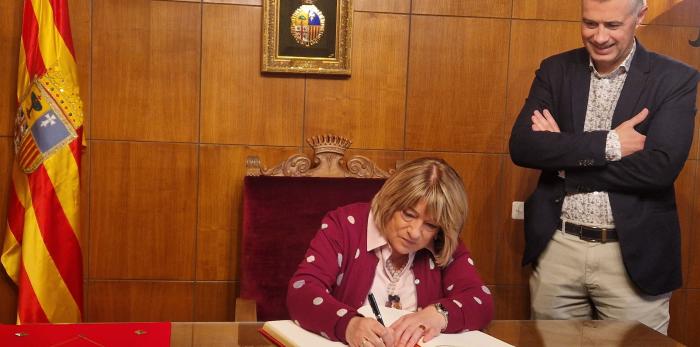 La consejera se ha reunido con el grupo de trabajo impulsado para la creación de un nuevo grado de Cocina y Gastronomía en Jaca.
